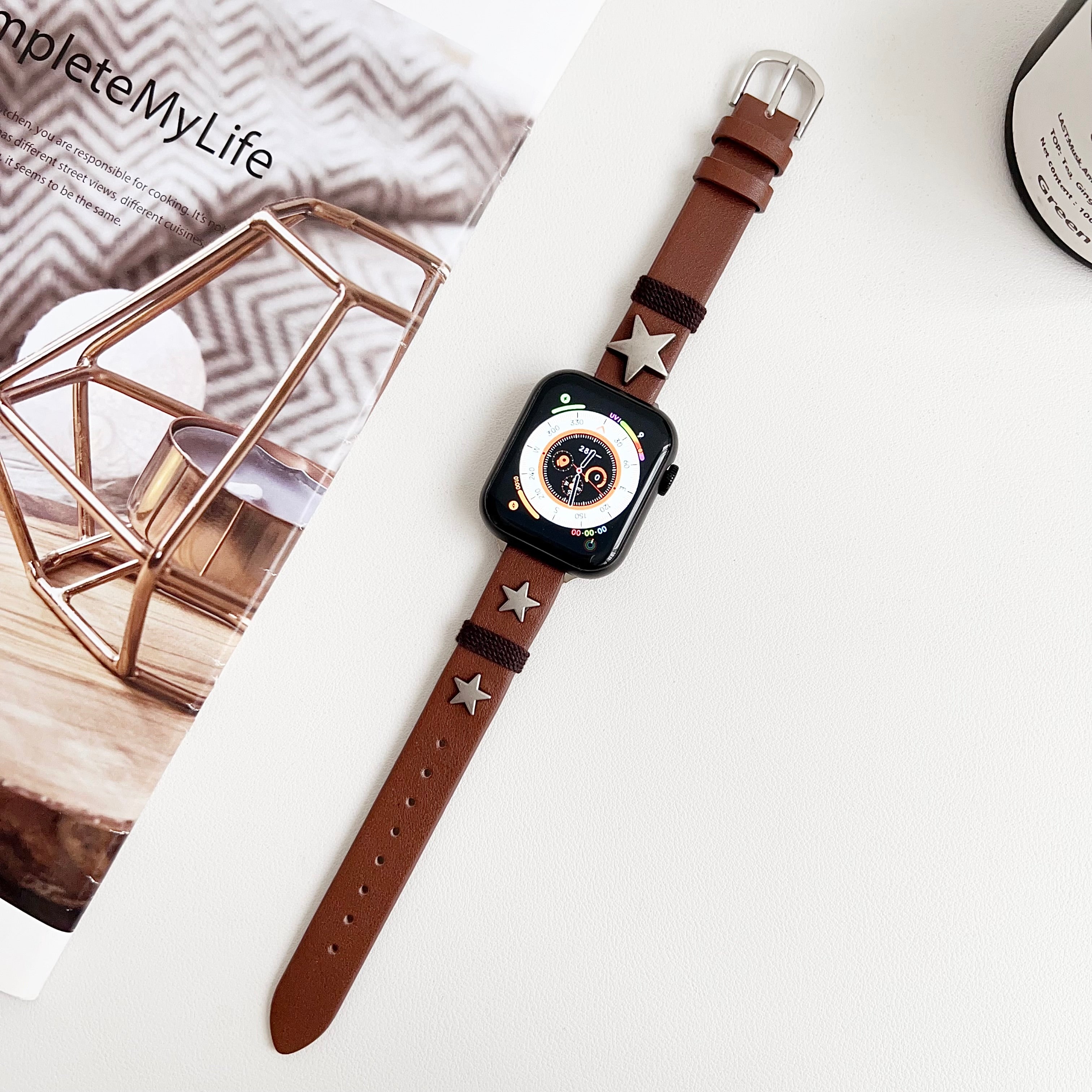 For Apple Watch Series 9 8 7 41mm / 6 5 4 SE (2023) SE (2022) SE 40mm / 3 2 1 38mm Strap Star Decor Genuine Cow Leather Watch Band - Apricot For Apple Watch Series 9 8 7 41mm / 6 5 4 SE (2023) SE (2022) SE 40mm / 3 2 1 38mm Strap Star Decor Genuine Cow Leather Watch Band - Apricot